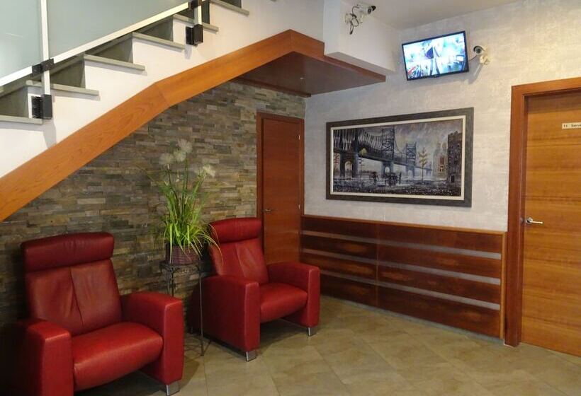 Пансион Hostal Internacional