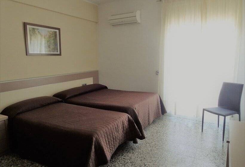 بنسيون Hostal Internacional