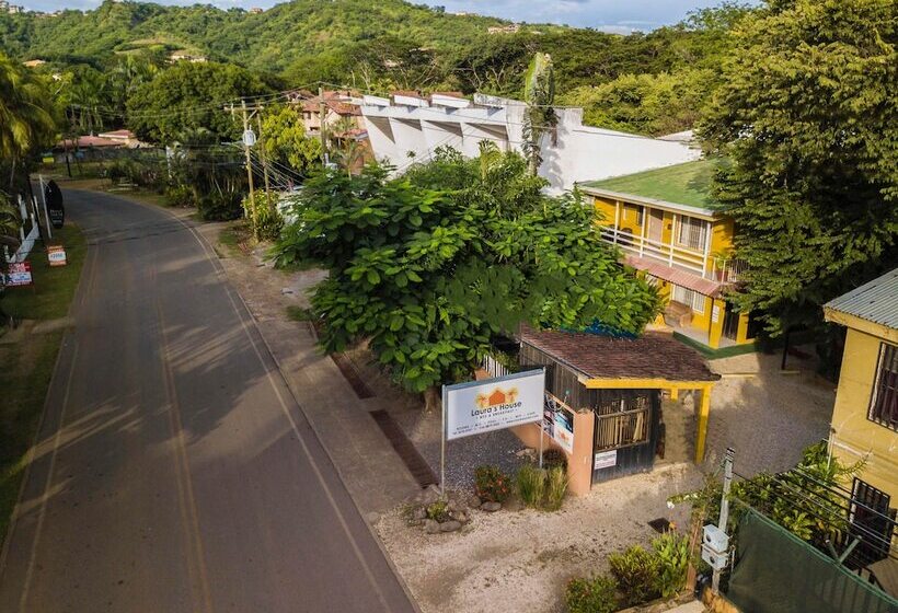 بنسيون Laura S House Bed & Breakfast