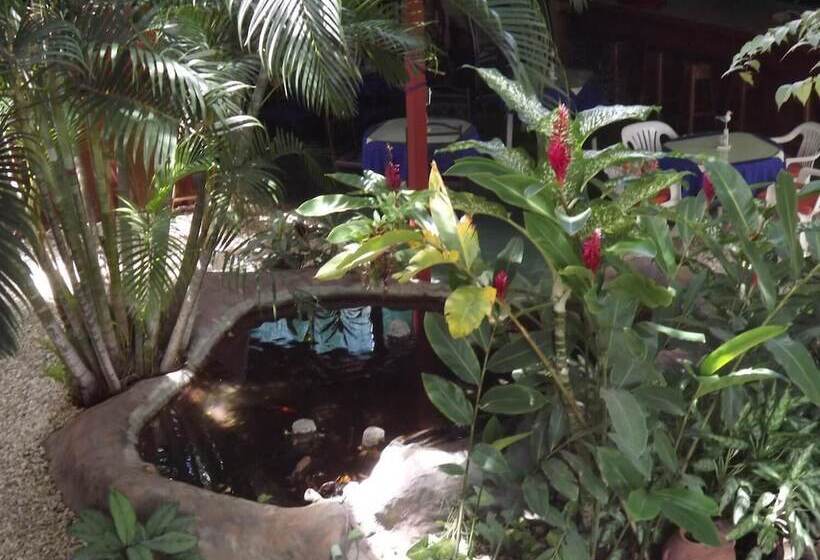 بنسيون Laura S House Bed & Breakfast