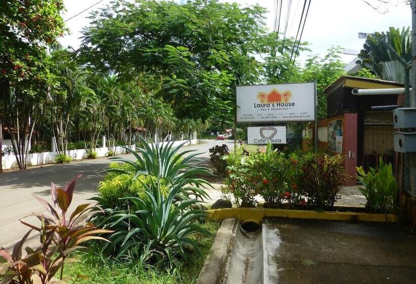 بنسيون Laura S House Bed & Breakfast