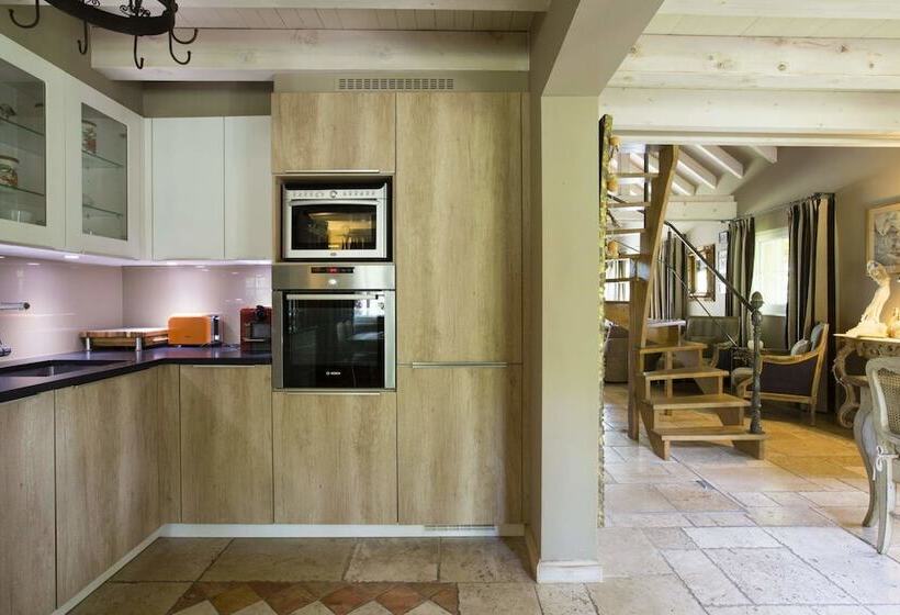 بنسيون Le B. Cottage