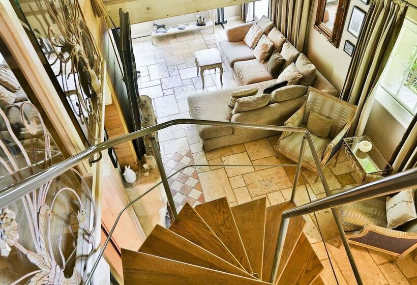 بنسيون Le B. Cottage