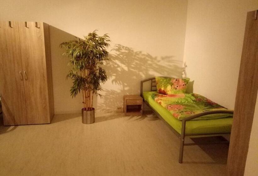 بنسيون Monteurwohnung Weissenfels