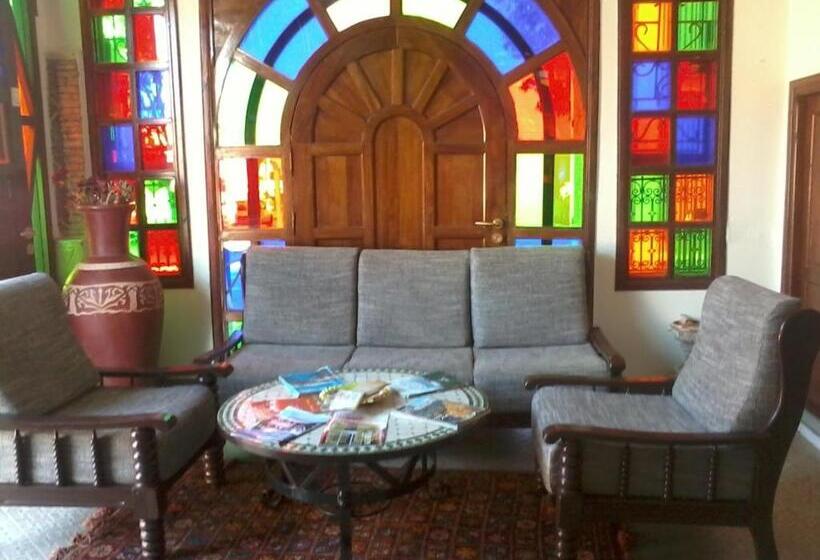 پانسیون Rochers Peints