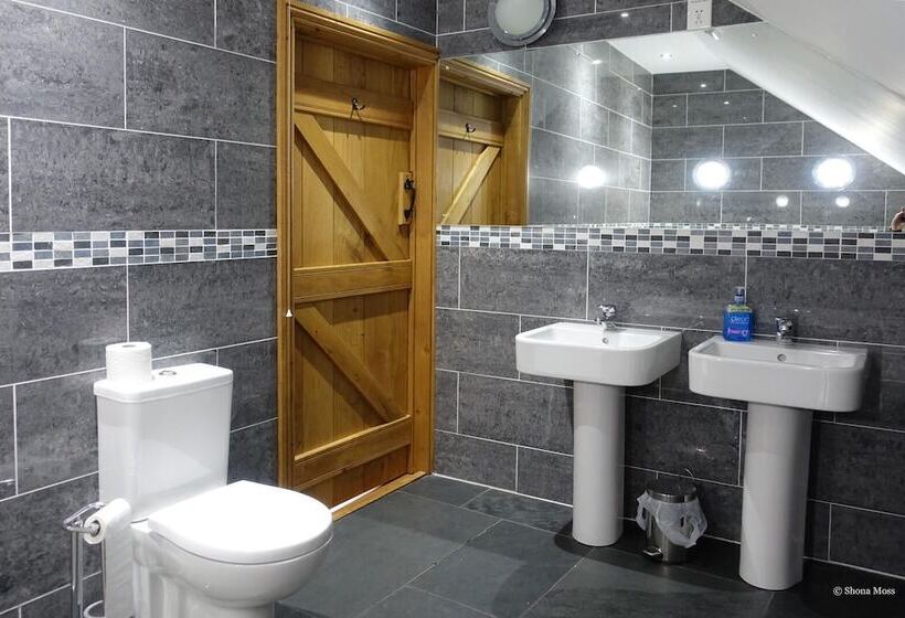 Rhiwddu Barns   Brecon Beacons National Park