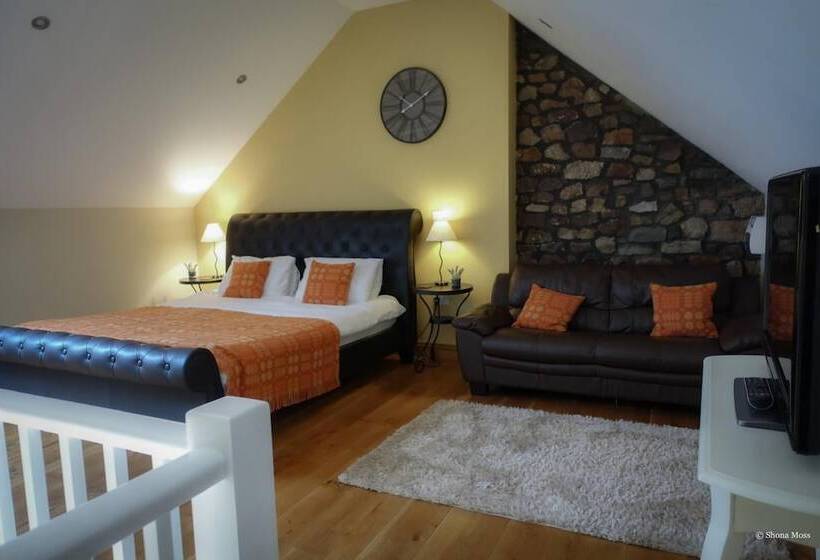 Rhiwddu Barns   Brecon Beacons National Park