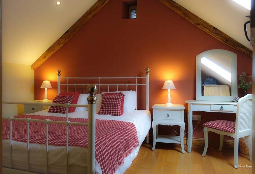 Rhiwddu Barns   Brecon Beacons National Park