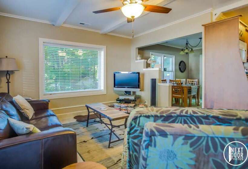 The Cottage On Perryman