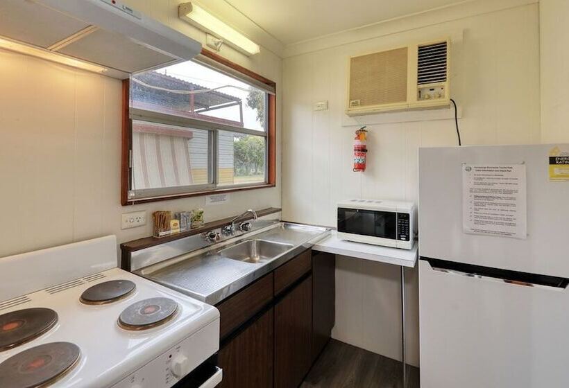 Yarrawonga Riverlands Tourist Park