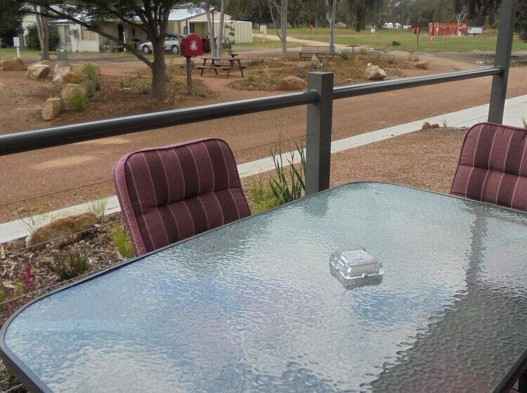 Yarrawonga Riverlands Tourist Park