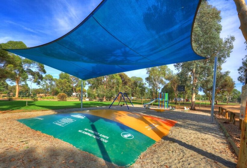 Yarrawonga Riverlands Tourist Park