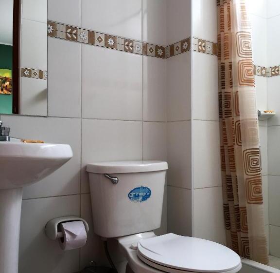 فندق صغير Hostal Rodinn