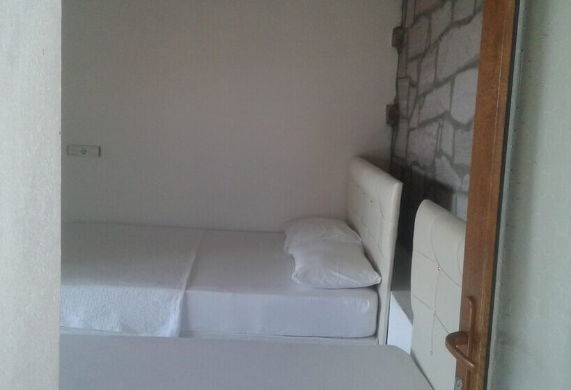 Assos Akropol Pansiyon