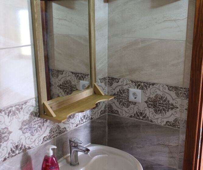 Assos Akropol Pansiyon