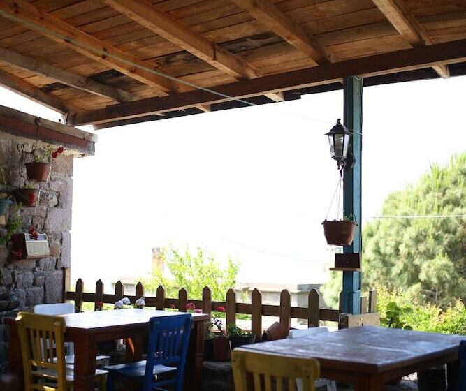 Assos Akropol Pansiyon