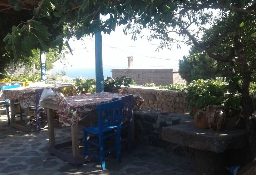 Assos Akropol Pansiyon