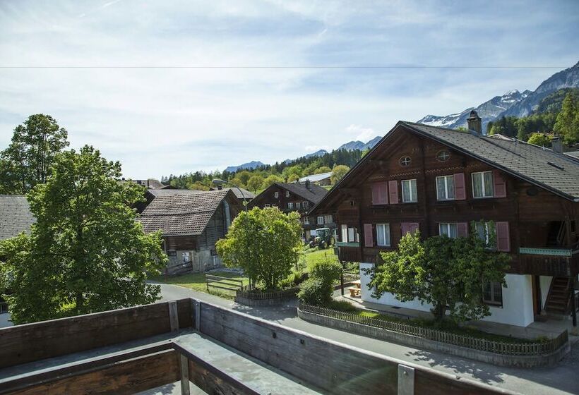 住宿加早餐  Alpenrose Beim Ballenberg