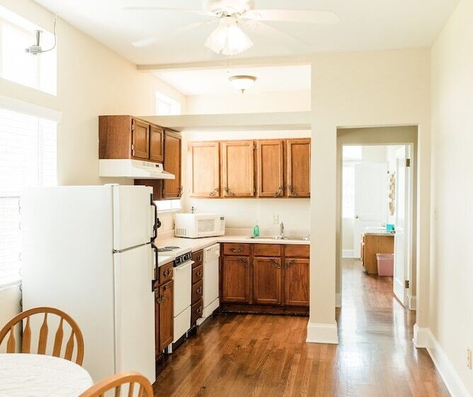 مبيت وإفطار Capernaum Lakeside Lodge