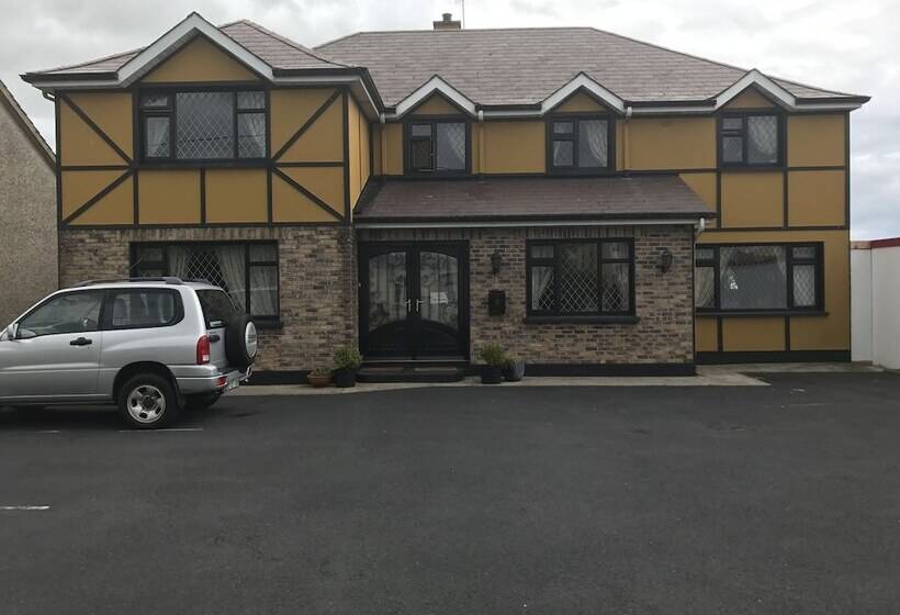 צימר Clare Manor