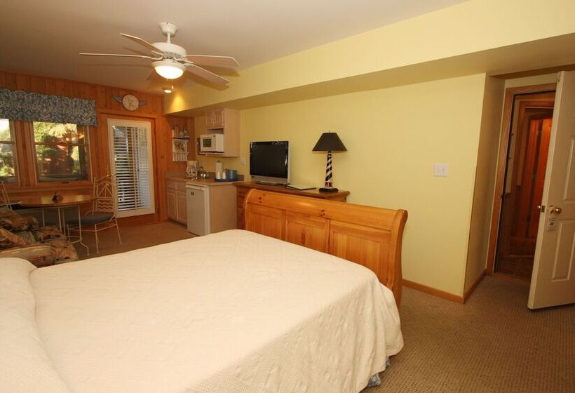 Bed and Breakfast Courtyard Villas On Silver Lake Harbor