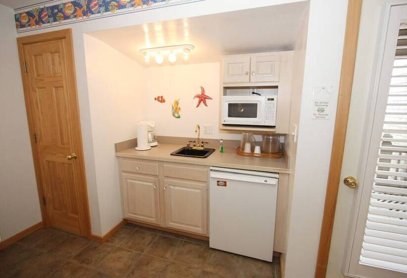 Bed and Breakfast Courtyard Villas On Silver Lake Harbor