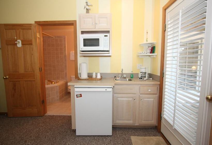 ベッドアンドブレックファースト Courtyard Villas On Silver Lake Harbor