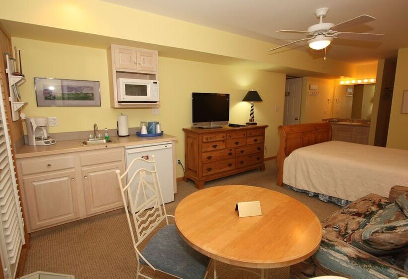 Bed and Breakfast Courtyard Villas On Silver Lake Harbor