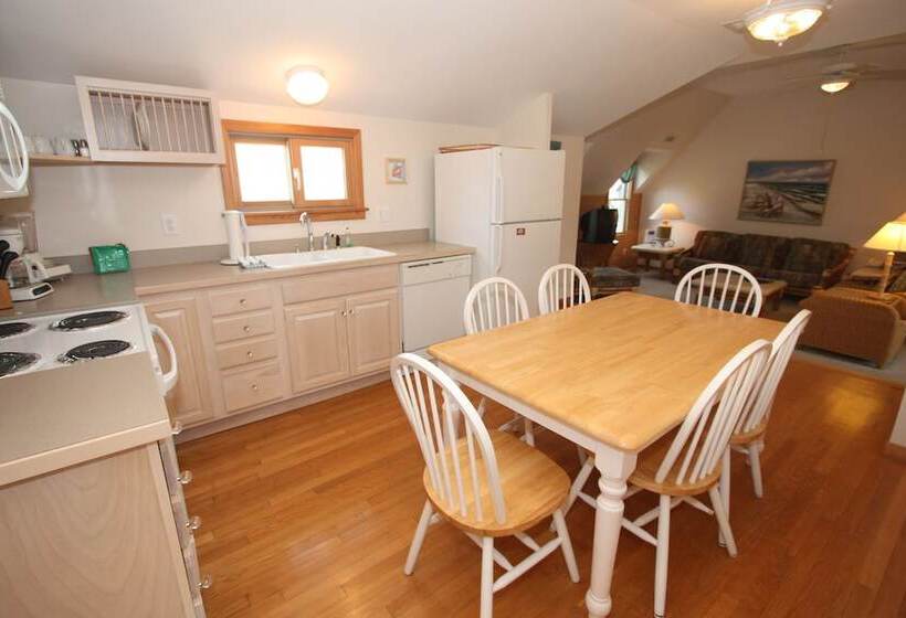 ベッドアンドブレックファースト Courtyard Villas On Silver Lake Harbor