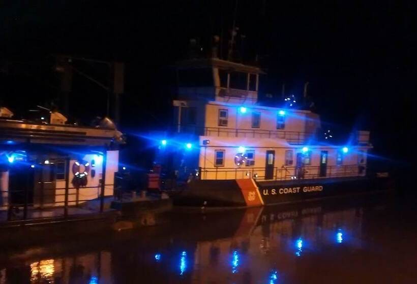 مبيت وإفطار Historic Iron Horse Inn