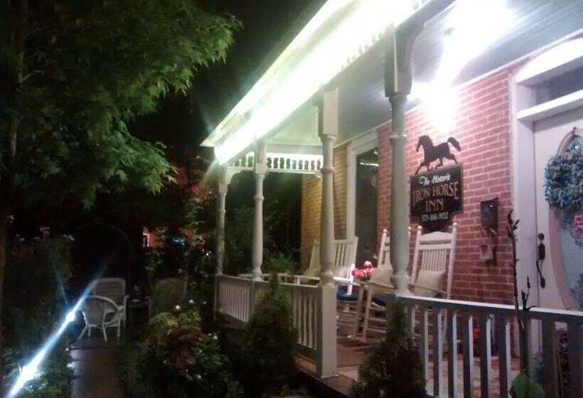 مبيت وإفطار Historic Iron Horse Inn