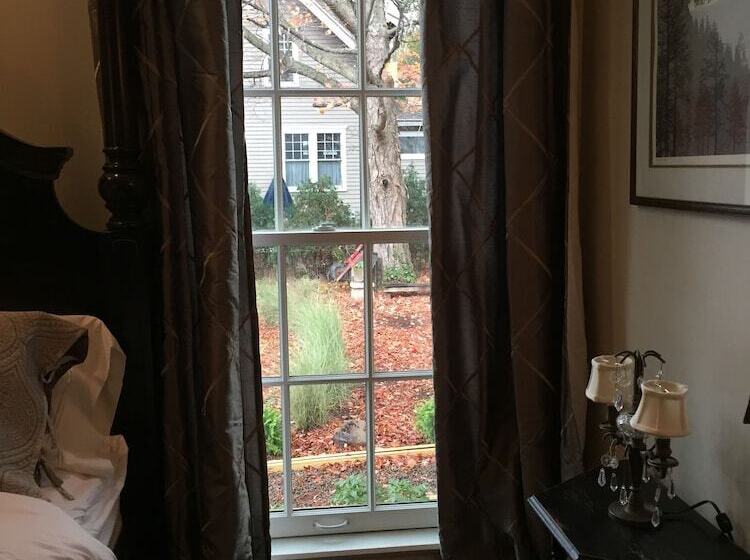 Bed and Breakfast Judson Heath Colonial Inn