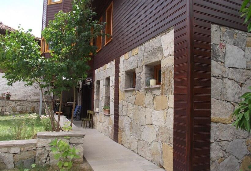 Bed and Breakfast Konak Lapeistra