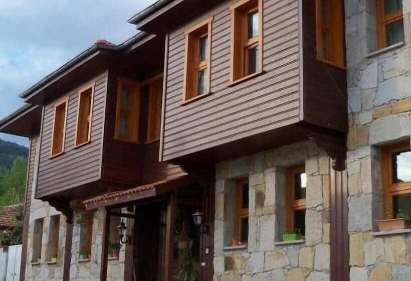 Bed and Breakfast Konak Lapeistra