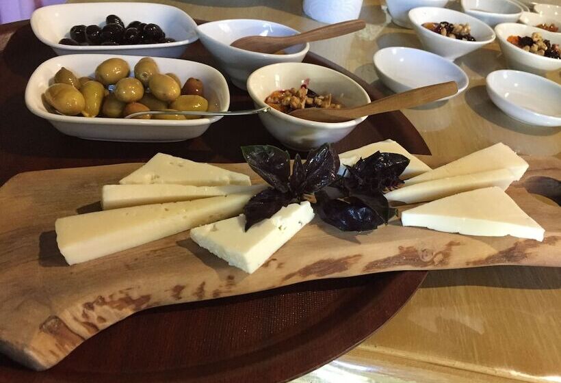 Bed and Breakfast Konak Lapeistra