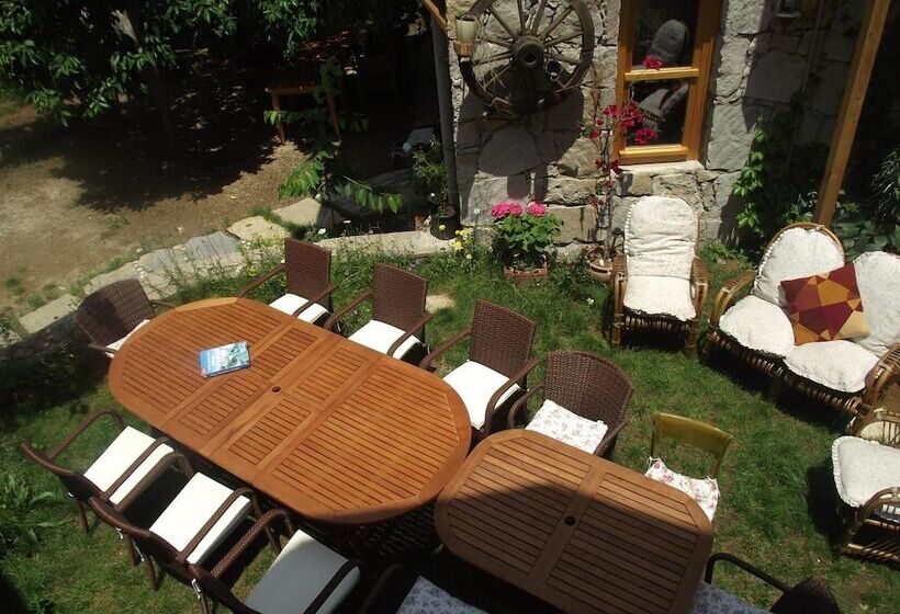 Bed and Breakfast Konak Lapeistra