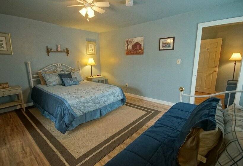 تختخواب و صبحانه Tuckernuck Inn