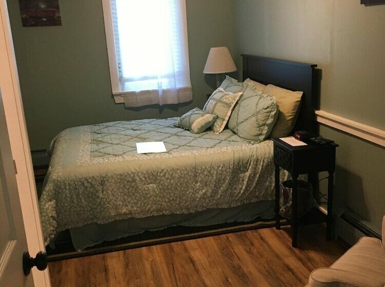 住宿加早餐  Tuckernuck Inn