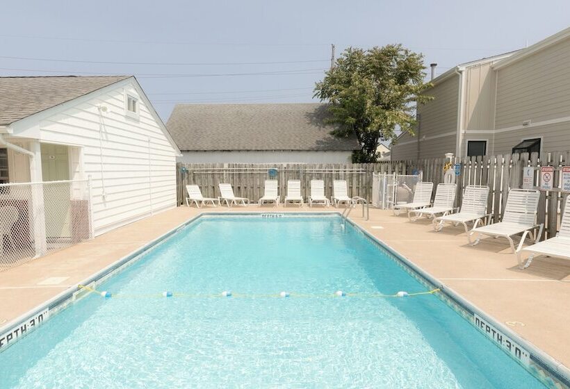 Broadway Court Motel