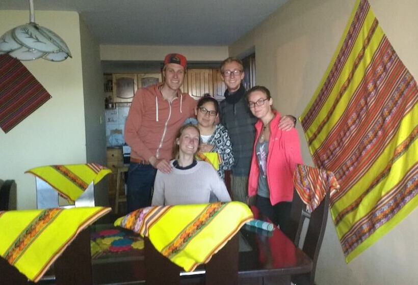 Casa Hospedaje Chaska Kawarina Hostel