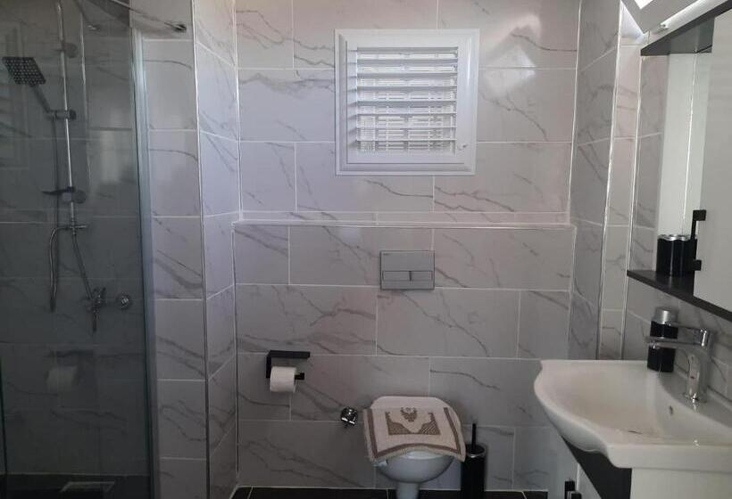 Ephesian Hotel & Guesthouse