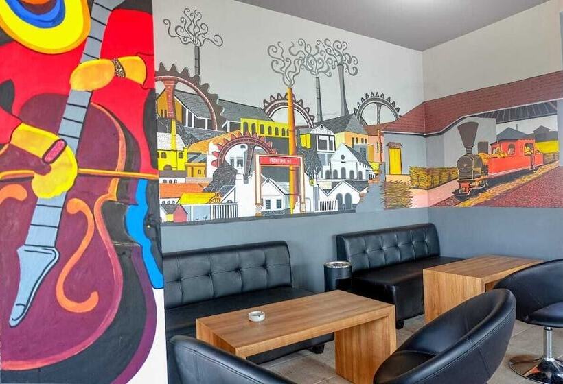 Front One Hotel Airport Solo