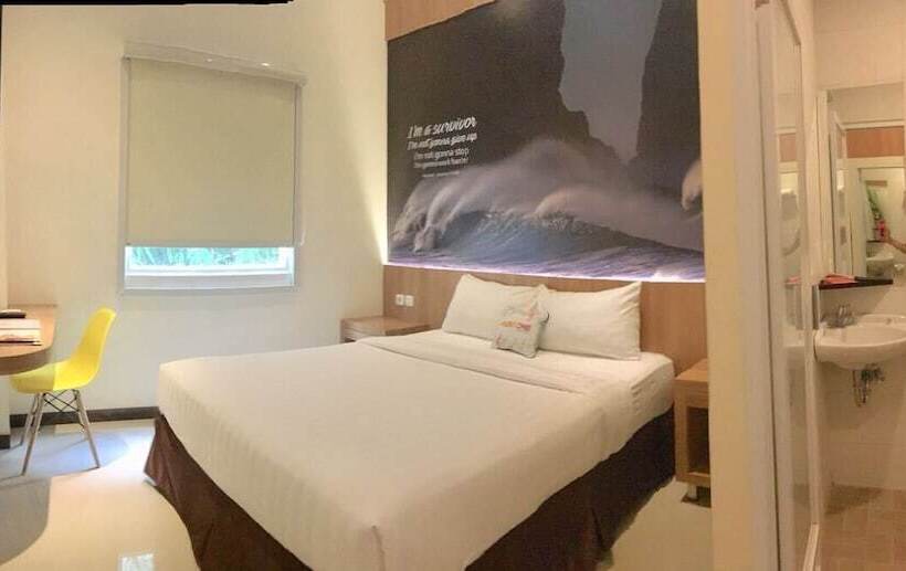 Front One Hotel Airport Solo