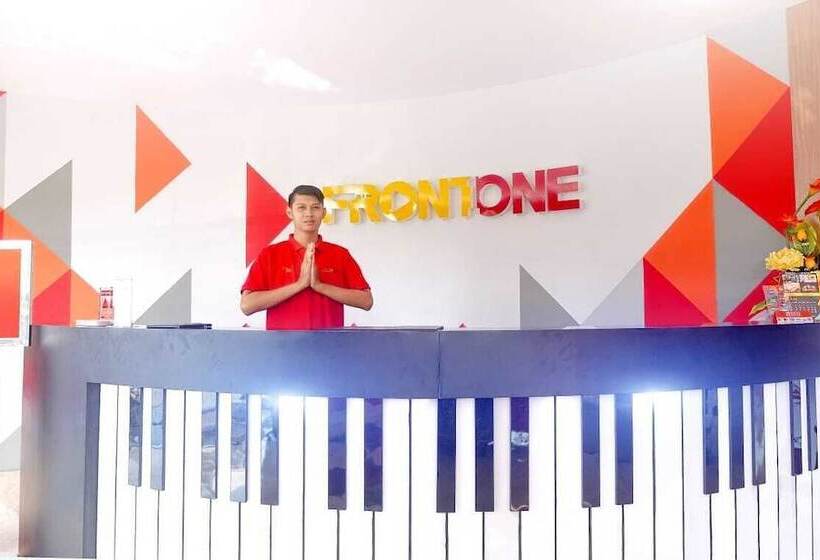 Front One Hotel Airport Solo