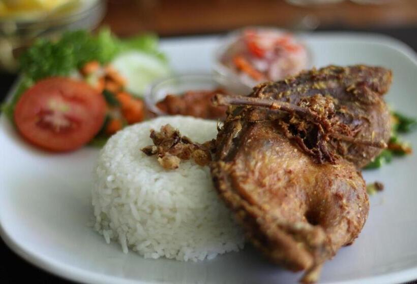 Front One Hotel Airport Solo