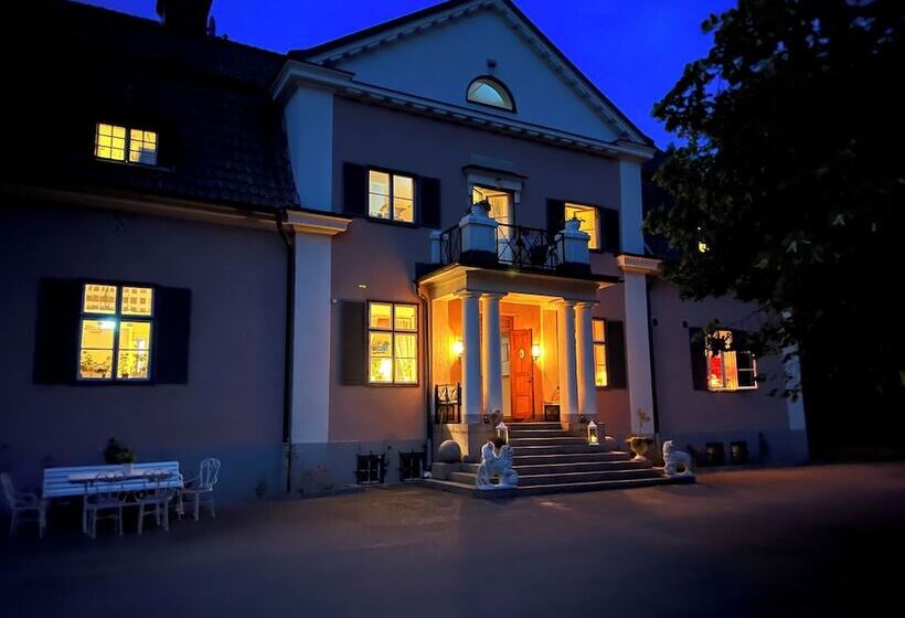 Herrgårds Hotell Gyllene Hästen