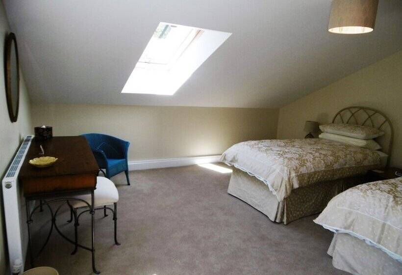 Hewenden Mill Cottages