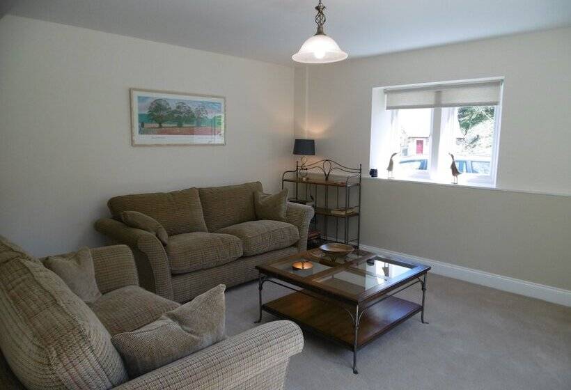 Hewenden Mill Cottages