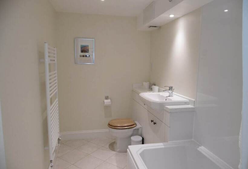 Hewenden Mill Cottages