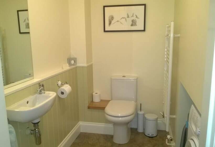 Hewenden Mill Cottages